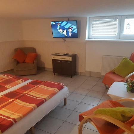 Sub Rosa Two-Bedroom Apartment Balatonfenyves Buitenkant foto
