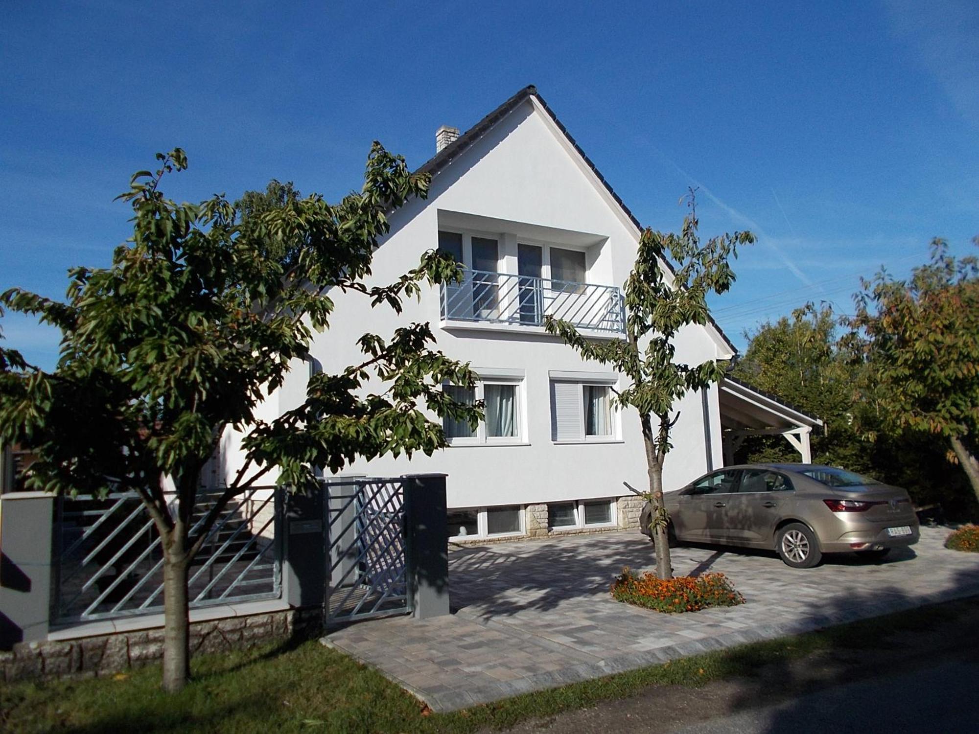 Sub Rosa Two-Bedroom Apartment Balatonfenyves Buitenkant foto